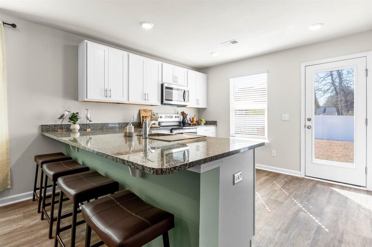 Microondas, horno, parrilla de estufa y lavavajillas 