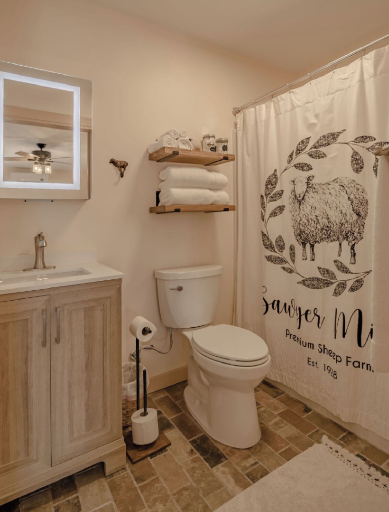 Family-friendly Sheep-themed Room With 2 Beds & Pasture Views At Beulah Farm - Kentucky