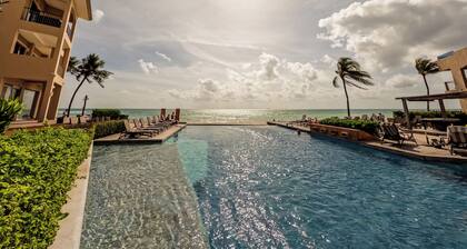 Ocean Elegance
Contemporary Beachfront Escape at El Faro Resort Living
