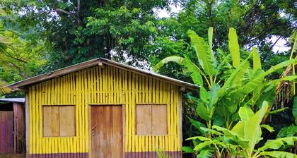 Bamboo cabin with 2 double beds