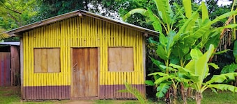Bamboo cabin with 2 double beds