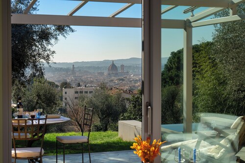 Villino Arancio, Florence Panorama, small pool surrounded by olive trees