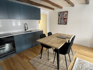 Dining - EGAS DUPLEX HISTORIC CENTRE (Guimarães)