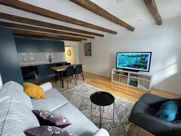 Smart TV - EGAS DUPLEX HISTORIC CENTRE (Guimarães)