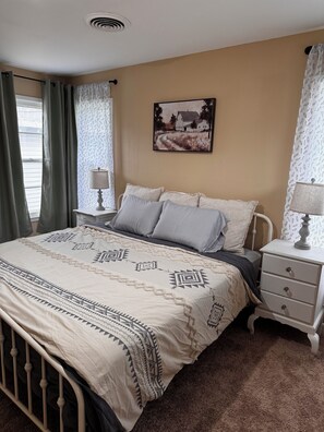 3 bedrooms, iron/ironing board, WiFi, bed sheets