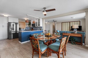 Apartment, Mehrere Betten, Meerblick (Kailua Village#705) | Innenbereich