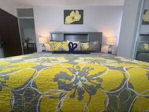4 Schlafzimmer, Schreibtisch, Bügeleisen/Bügelbrett, kostenloses WLAN