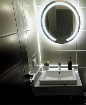 Chalet, 2 habitaciones, con acceso para personas discapacitadas, balcón | Baño