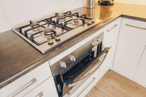 Kühlschrank, Mikrowelle, Geschirrspüler