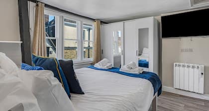 Pass the Keys | City Centre Apartment Canterbury