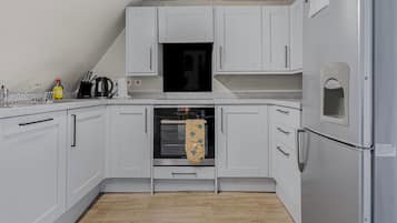 Fridge, microwave, dishwasher, toaster