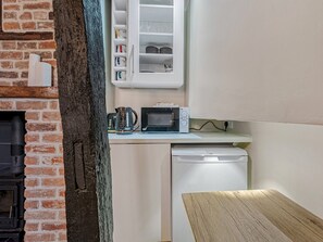 Réfrigérateur, micro-ondes, four, lave-vaisselle