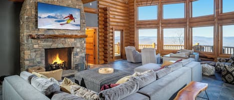 Smart-TV, peis, videospill og stereoanlegg