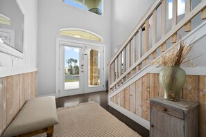 House, Multiple Beds, Balcony (BV 158 Beach View) | Interior