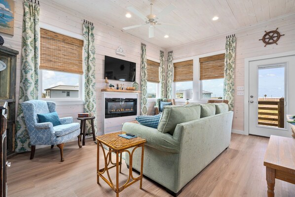 Living area - St. Jo's Bungalow (Port Aransas)