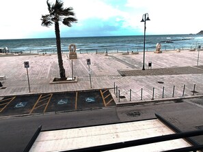 Uitzicht op strand/zee
