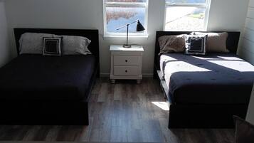 4 kamar tidur, Wi-Fi, dan seprai linen
