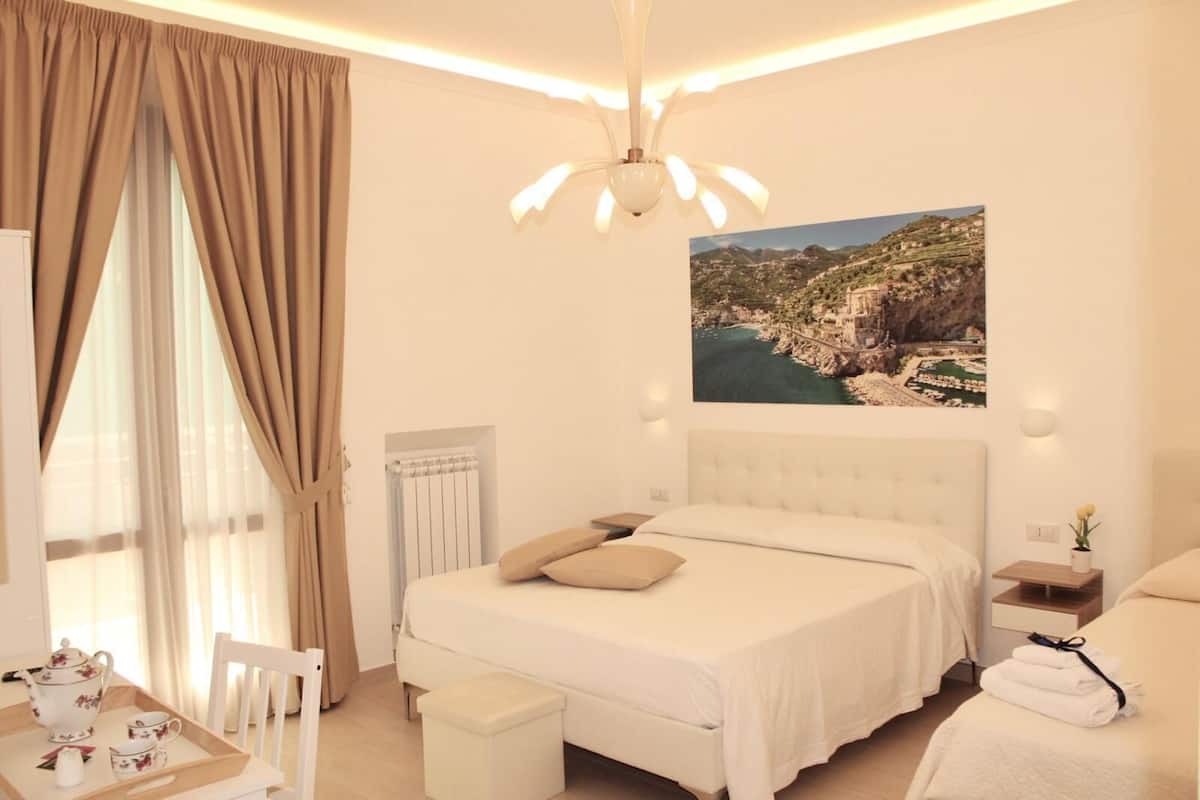 Classic Triple Room | Desk, laptop workspace, soundproofing, cribs (surcharge)
