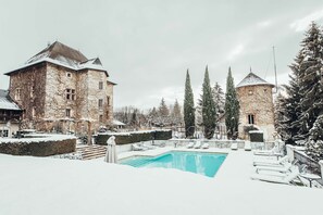 Pool - Dégustations de Vin ! Chateau, Piscine sur place (Chambéry)