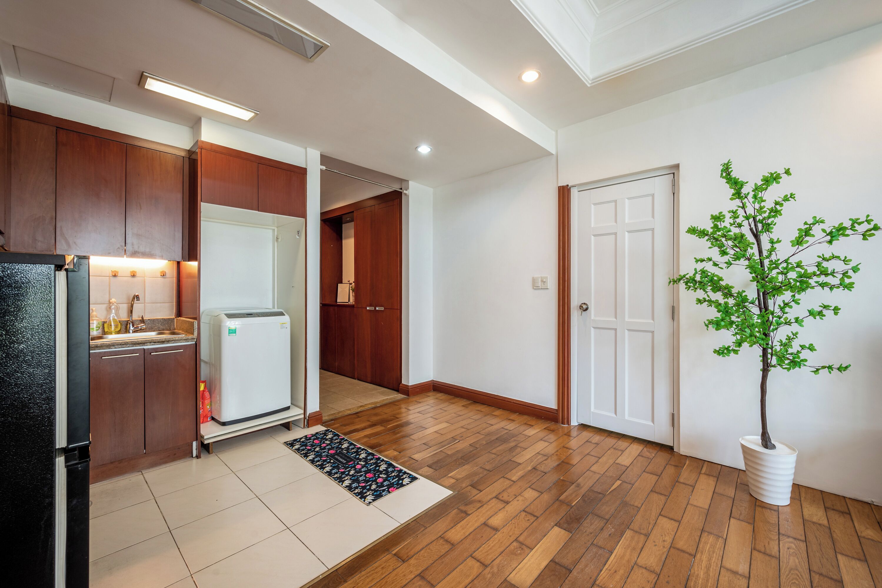 Refrigerador, microondas, horno, placa de cocina