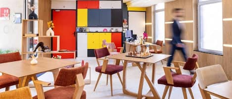 Smart TV, Netflix, streaming services