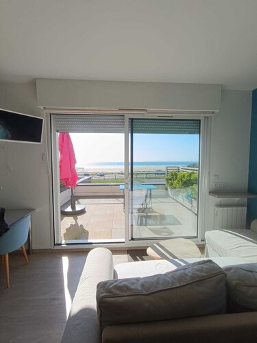 New waterfront rental with sea view