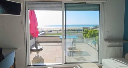 New waterfront rental with sea view