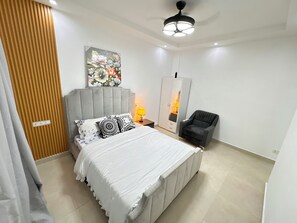 Deluxe Apartment, Balcony, Mountain View | 2 bedrooms, blackout curtains, soundproofing, free WiFi - The 401 Apartment (Tema)