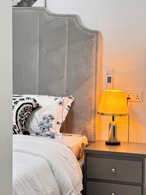 Apartamento luxo, sacada, vista para a montanha | 2 quartos, cortinas blackout, quartos à prova de som, Wi-Fi de cortesia