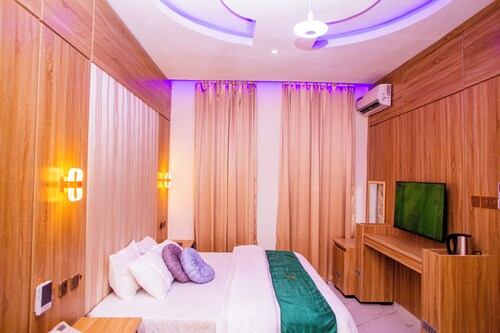 Greenview Hotel and Apartment