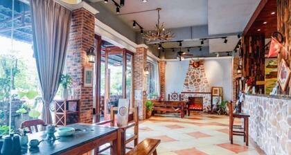 Danxia Mountain Fengqing Hostel
