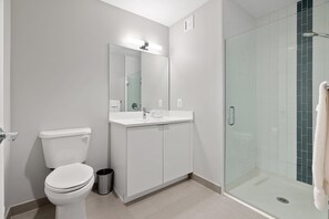 Deluxe Apartment, 2 Bedrooms, Non Smoking, Private Bathroom | Bathroom | Combined shower/tub, hair dryer, towels, soap - Global Luxury Suites Brookline Village  (Brookline)