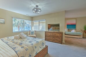 3 bedrooms, desk, iron/ironing board, travel cot