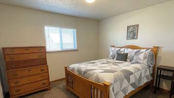 3 bedrooms, iron/ironing board, free WiFi, bed sheets