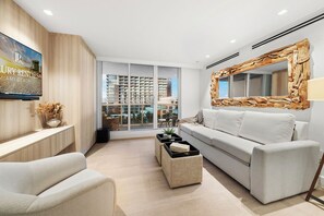 Smart-TV, Bücher, Musikbibliothek, Videothek