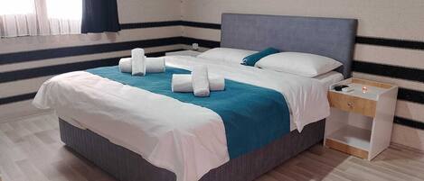 Classic Bungalow, Partial Lake View | 1 bedroom, minibar, laptop workspace, bed sheets