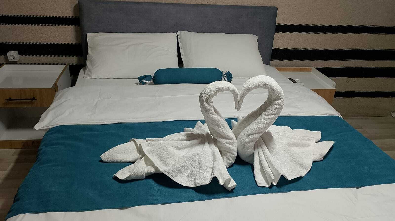 Bungalow Klasik, pemandangan danau terbatas | 1 kamar tidur dan ruang kerja ramah laptop