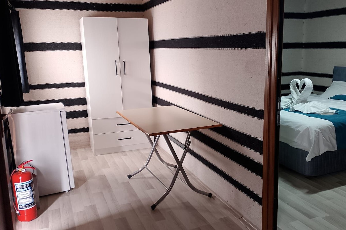 1 bedroom, minibar, laptop workspace, bed sheets