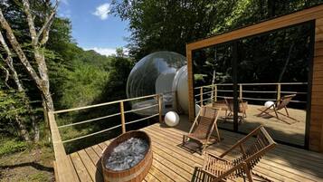 Comfort Cabin, River View | 1 bedroom, premium bedding, bed sheets