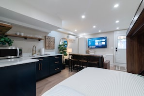 1 chambre, fer et planche Ă repasser, Wi-Fi, draps fournis