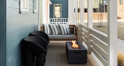 The Letty- a Stylish 2BD in Walkable Wheeler District. Sleeps 7. Heart of OKC