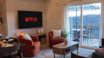Smart TV, fireplace