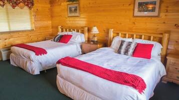 2 makuuhuonetta, silitysrauta/-lauta, vauvan matkasänky, ilmainen Wi-Fi