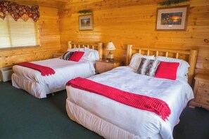 2 makuuhuonetta, silitysrauta/-lauta, vauvan matkasänky, ilmainen Wi-Fi