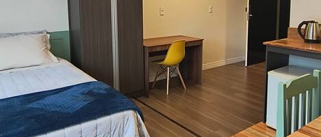 1 bedroom, desk, iron/ironing board, free WiFi