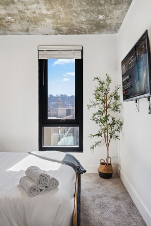 3 Schlafzimmer, Schreibtisch, Bügeleisen/Bügelbrett, Reisekinderbett