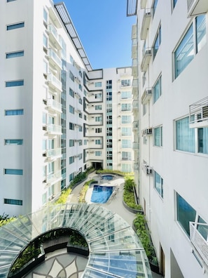 Exterior - Cozy Urban Stay with Top Amenities (Iloilo City)