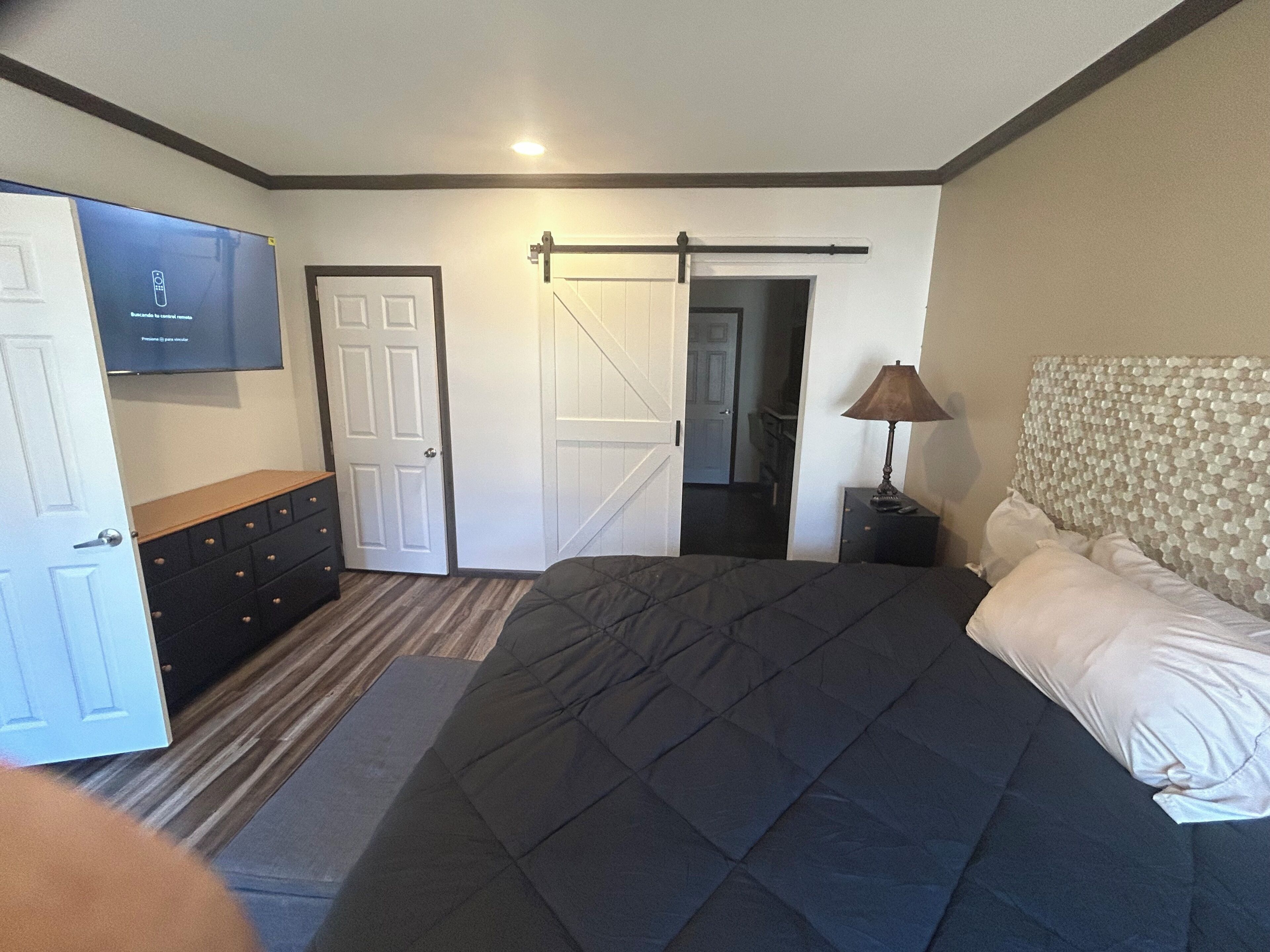 1 bedroom, desk, iron/ironing board, WiFi