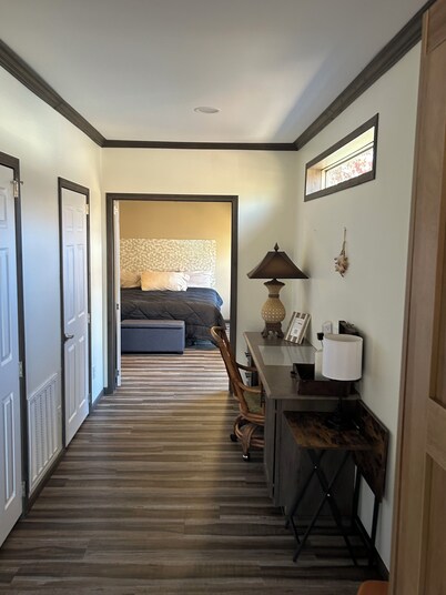 Praire house Cozy cabin romantic on suite Jacuzzi tub Walk-in rainfall shower