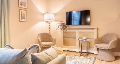 The Shambles – Golden Row Retreat - A premium stay that sleeps 4 guests